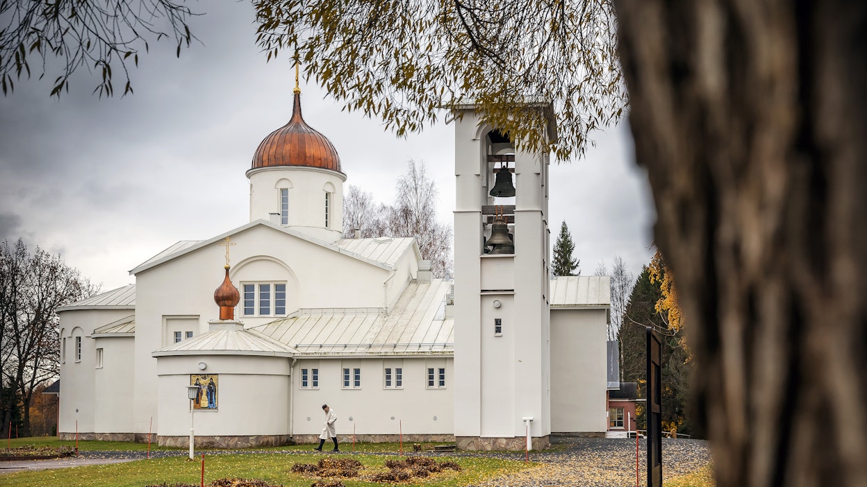 Valamon luostariseurakunnassa on 12 jäsentä.