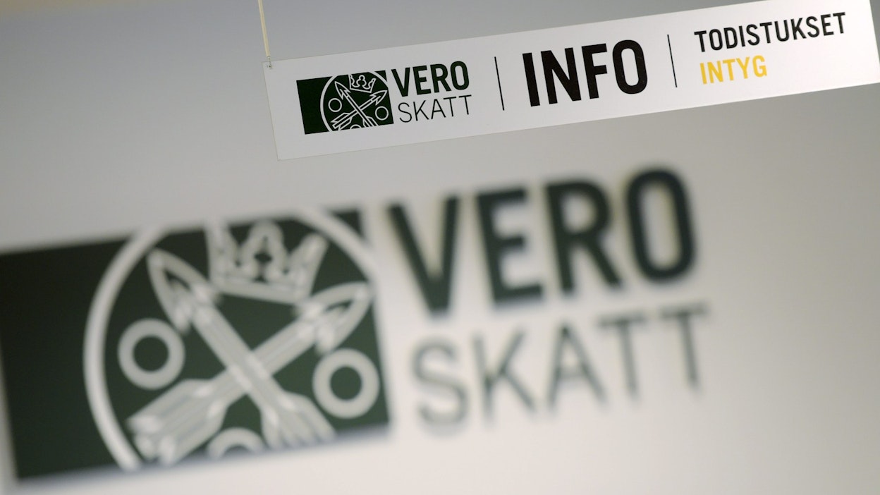 Tuloverotuksen tiedot ovat lähtökohtaisesti julkisia. Jos niihin kuitenkin tehdään muutoksia verotuksen päättymisen jälkeen, julkiset tiedot eivät päivity vastaamaan tosiasiallista tilannetta. Kevään aikana lausuntokierroksella olleen lakiesitykseen mukaan myös verotuksen päättymisen jälkeen tehdyt muutokset tulisivat julkisiksi.