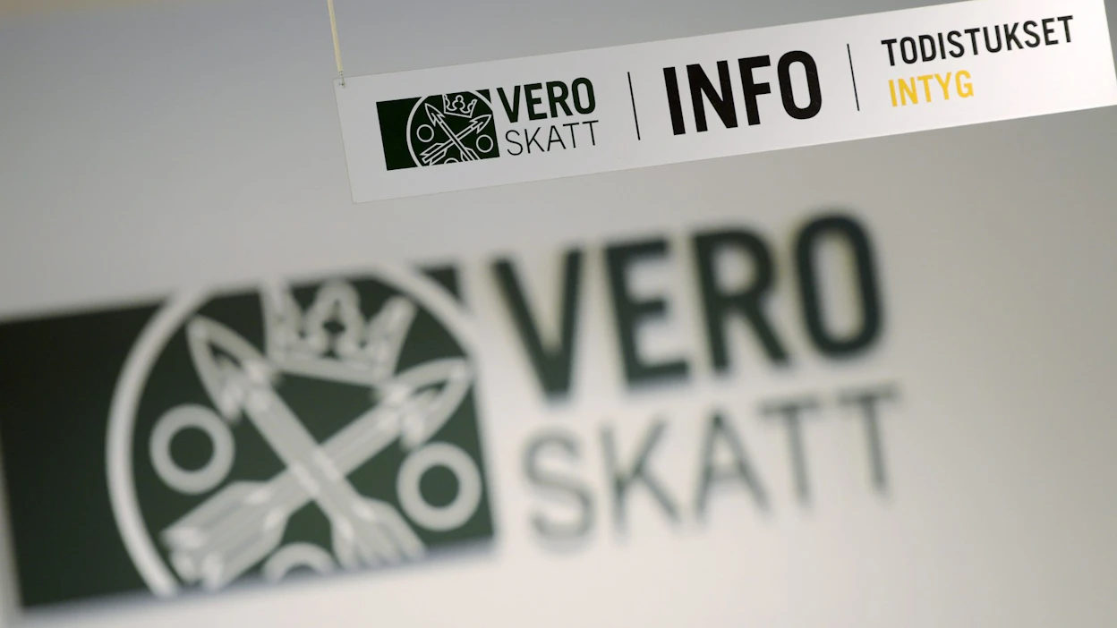 Tuloverotuksen tiedot ovat lähtökohtaisesti julkisia. Jos niihin kuitenkin tehdään muutoksia verotuksen päättymisen jälkeen, julkiset tiedot eivät päivity vastaamaan tosiasiallista tilannetta.Kevään aikana lausuntokierroksella olleen lakiesitykseen mukaan myös verotuksen päättymisen jälkeen tehdyt muutokset tulisivat julkisiksi. LEHTIKUVA / Markku Ulander.