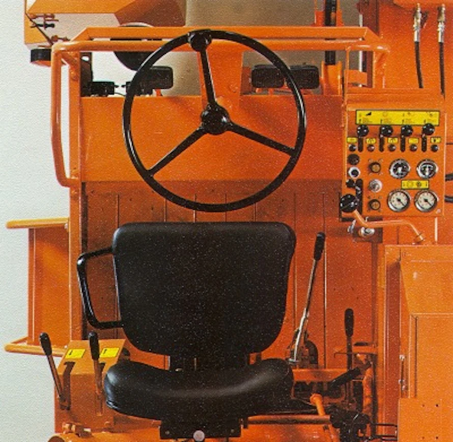 76Dronningborg1250ohjaamo