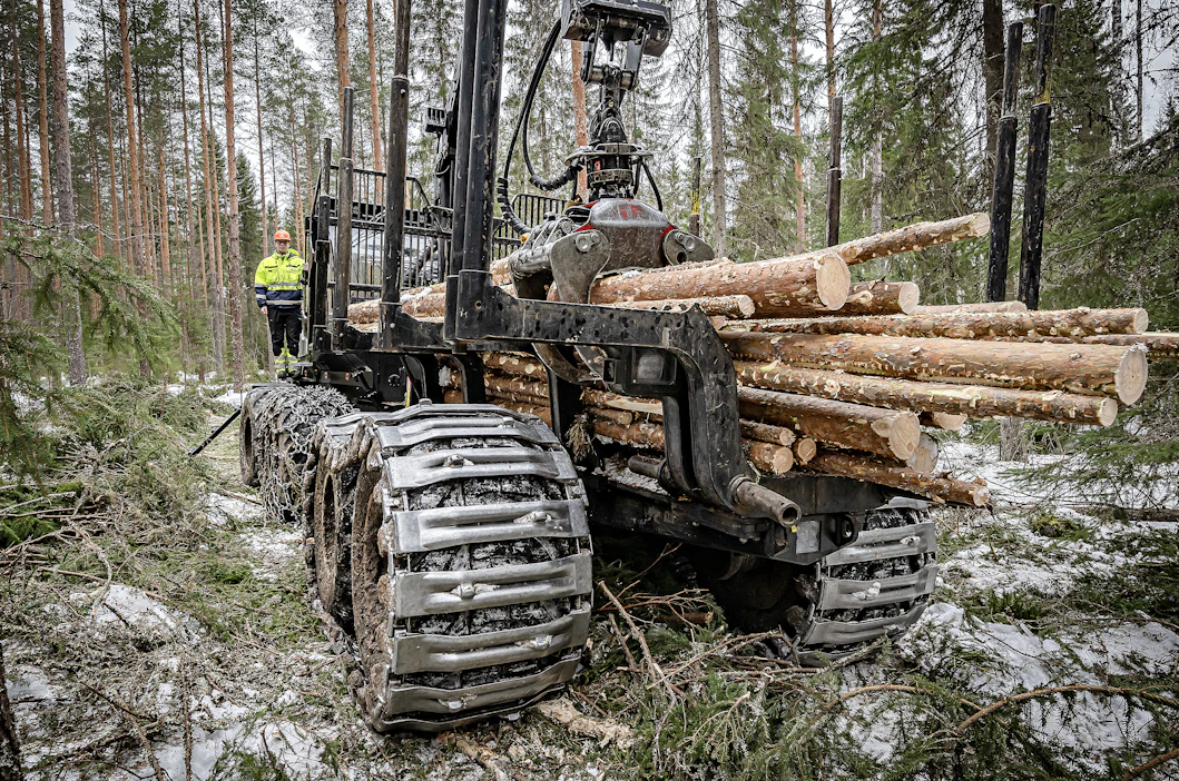 Metsänomistajat myivät viime viikolla 0,7 miljoonaa kuutiota puuta Metsäteollisuus ry:n jäsenille.