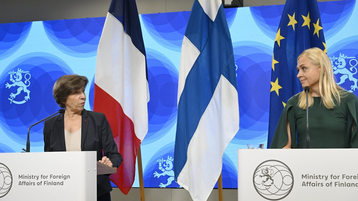 Ranskan ulkoministeri Catherine Colonna tapasi Helsingissä ulkoministeri Elina Valtosen. LEHTIKUVA / MARKKU ULANDER. 