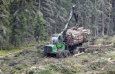 Metsä Groupin Juha Jumppasen mukaan oman kaluston vaatimus varmistaa selkeän vastuun urakoinnissa. Kuvituskuva.