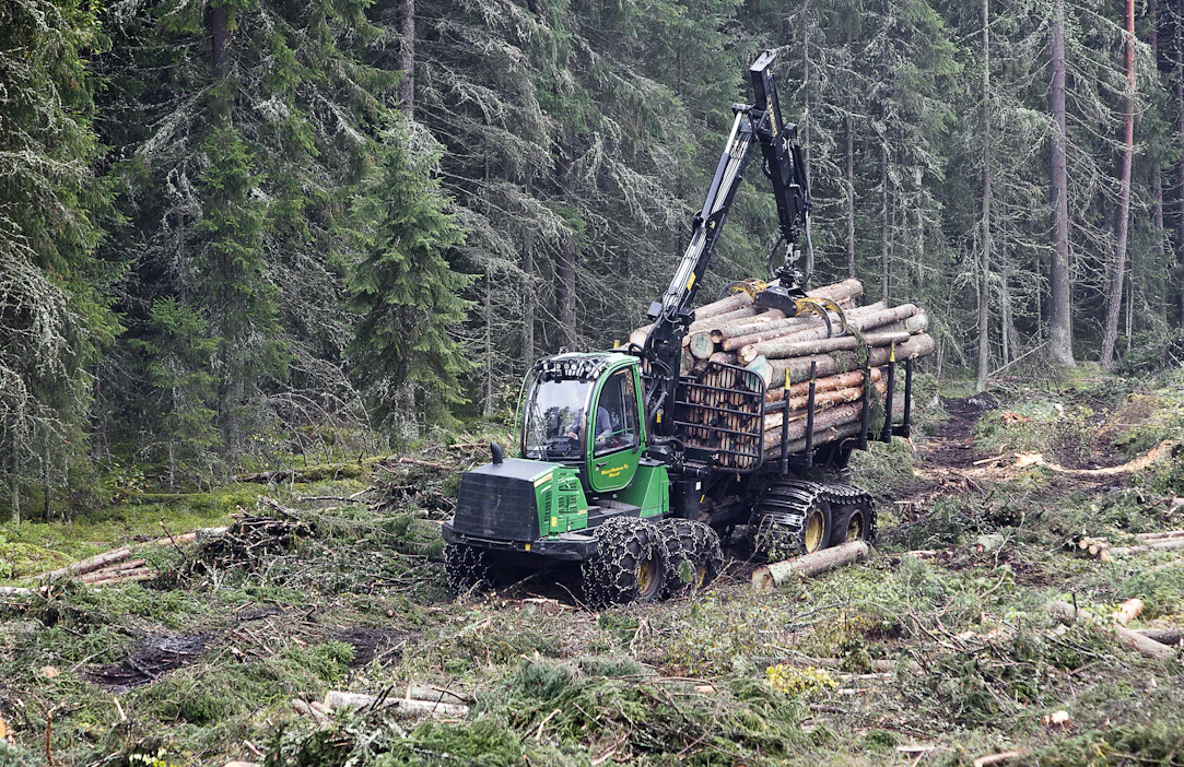 Metsä Groupin Juha Jumppasen mukaan oman kaluston vaatimus varmistaa selkeän vastuun urakoinnissa. Kuvituskuva.