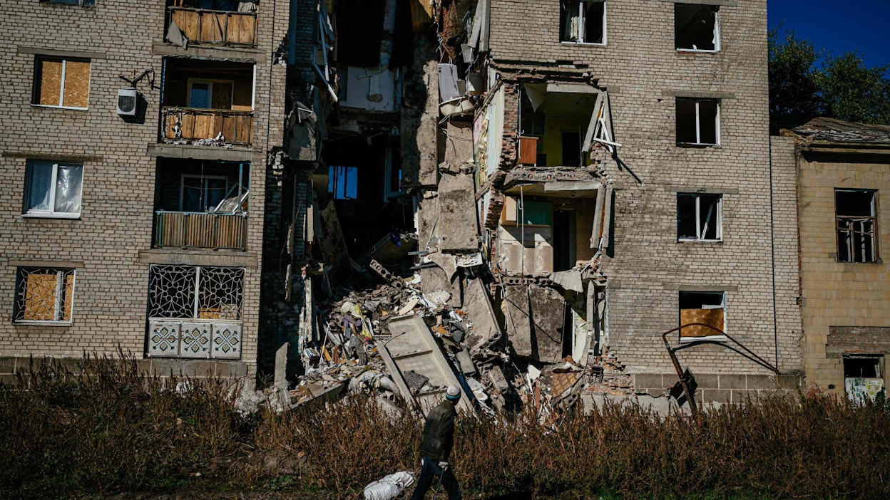 Ajatushautomo ISW:n mukaan Venäjä saattaa myös korvata ukrainalaisalueiden väestöä asuttamalla kaupunkeja uudestaan Venäjän kansalaisilla. Kuvituskuvaa Bahmutin kaupungista lauantailta. Lehtikuva/AFP. 