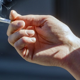 Tupakoinnin tiedetään olevan merkkittävä altistaja valtimoiden kovettumataudille.