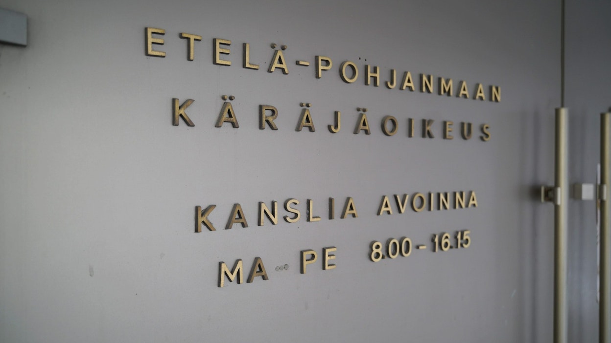 Etelä-Pohjanmaan käräjäoikeus on määrännyt mielentilatutkimukseen naisen, jota syytetään naapuriensa murhan yrityksestä maaliskuussa. Kuvituskuva. LEHTIKUVA / Timo Aalto.