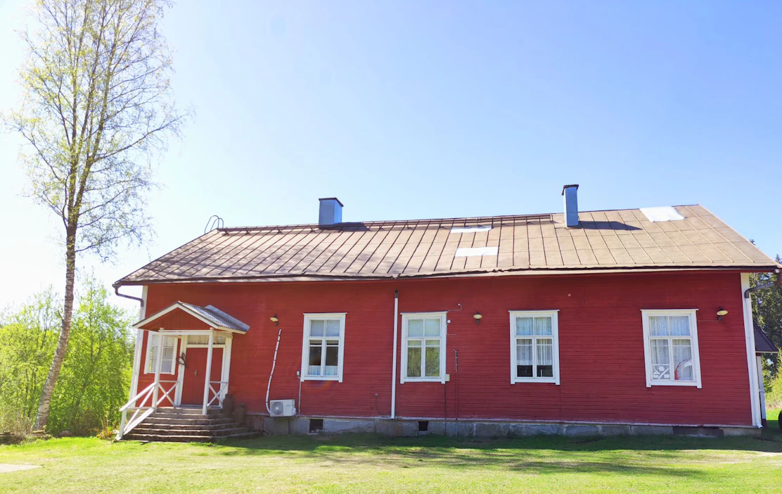 Tuusniemellä sijaitseva Villa Rysseli on yksi esimerkki hankkeessa kartoitetusta kylätilasta.