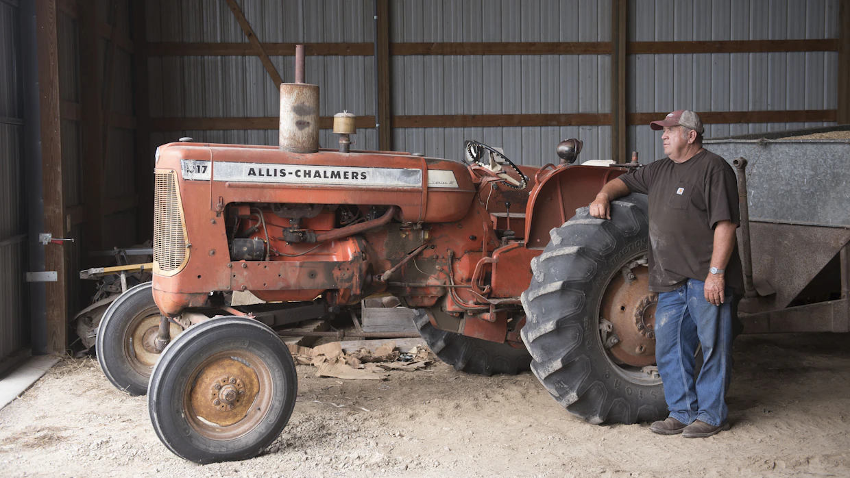 Allis-Chalmers D17 hankittiin vuonna 1967 Bryonin tilalle. Traktori on edelleen käytössä, mutta se on siirretty jo kevyempiin tehtäviin.
