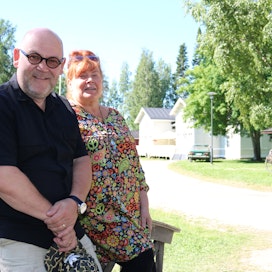 Erja ja Jarmo Kääriäinen aloittivat Koljonvirran Kartanon yrittäjinä kymmenen vuotta sitten. ”Olemme luoneet maaseutuyrityksestä omannäköisemme sekoituksen kulttuuria, historiaa ja letkeää tunnelmaa.”