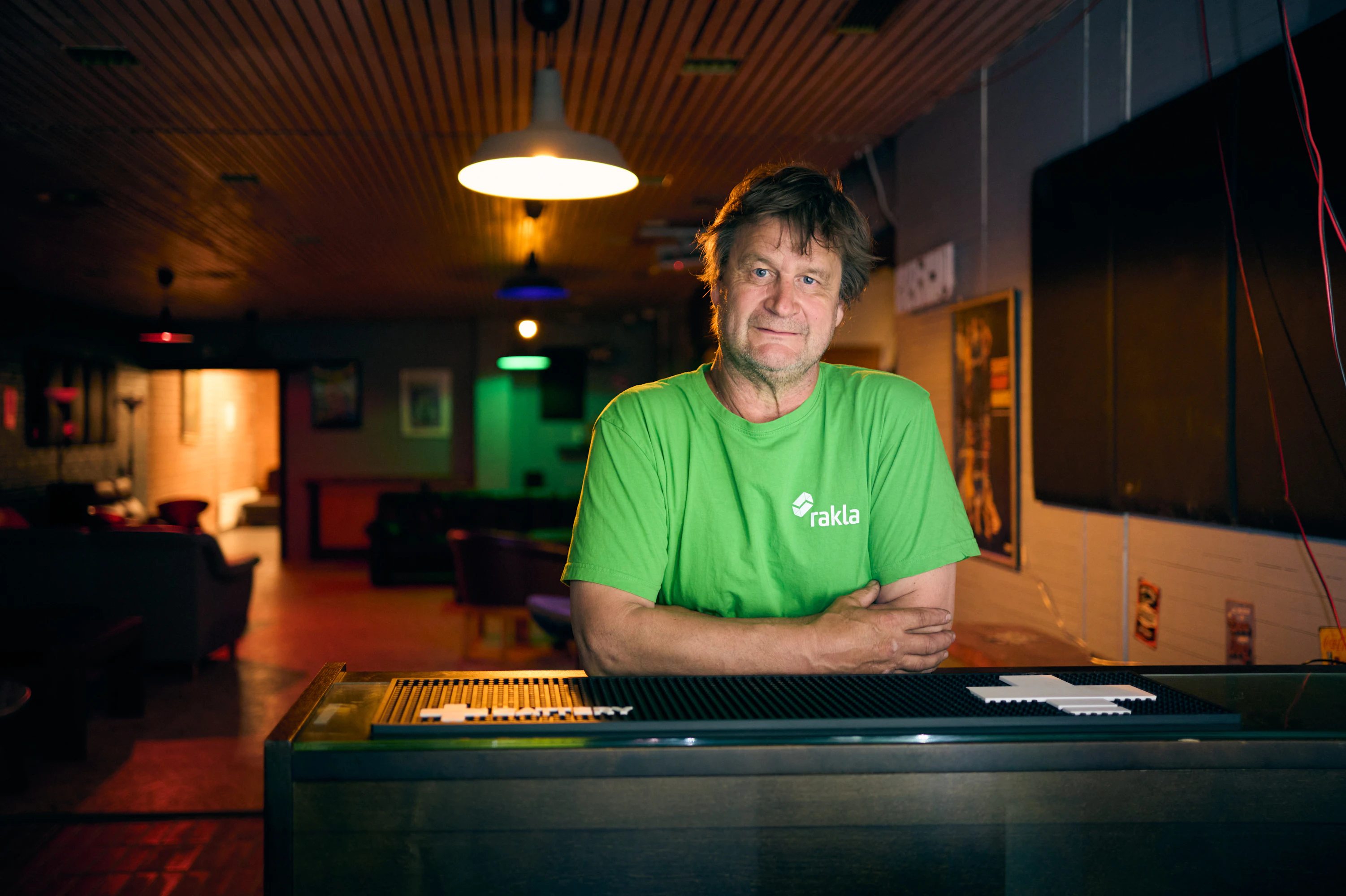 Petri Saarelan ravintolan alakerrassa on klubi, jossa omistaja itse tarjoilee.