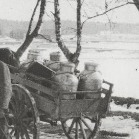 Maidonkuljetusta Espoon Kilon kartanosta asiakkaille 1910-luvulla.