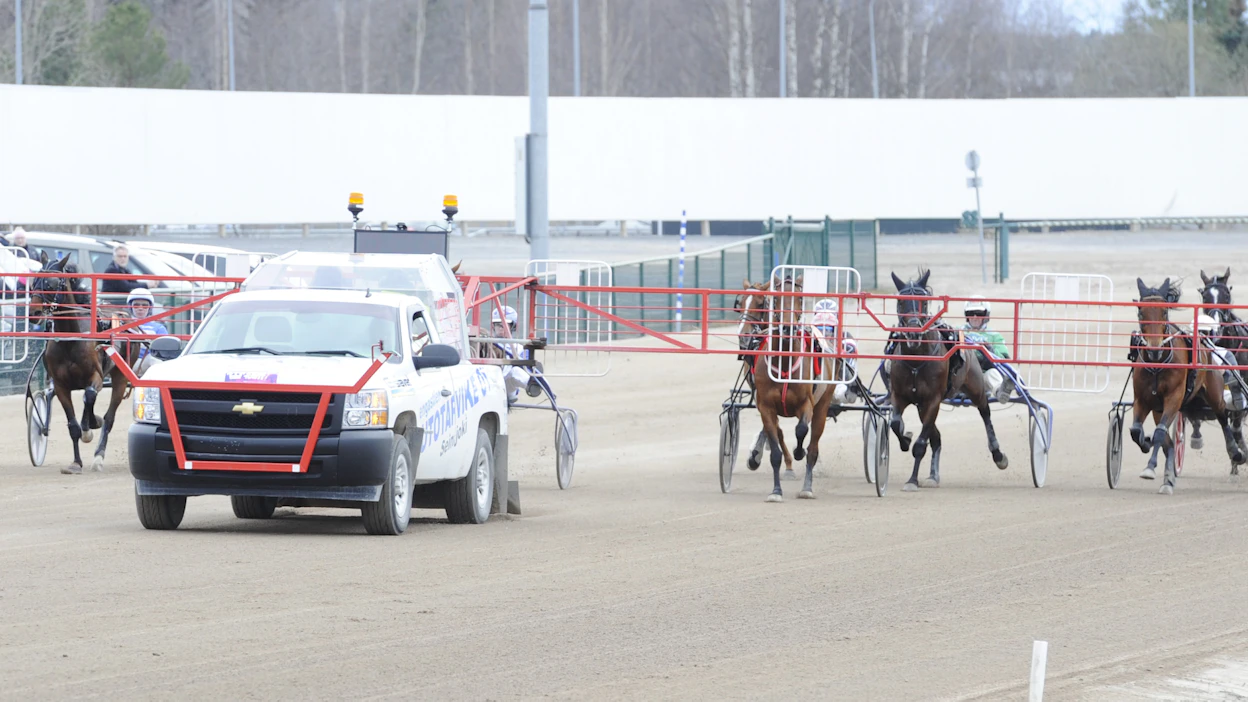 Seinäjoki Racen lähtöradat on arvottu. Kuva on viime vuoden kilpailun lähtökiihdytyksestä.
