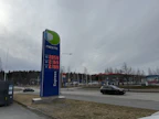 Polttoaineen hintojen nousu iskee Suomeen rajusti.