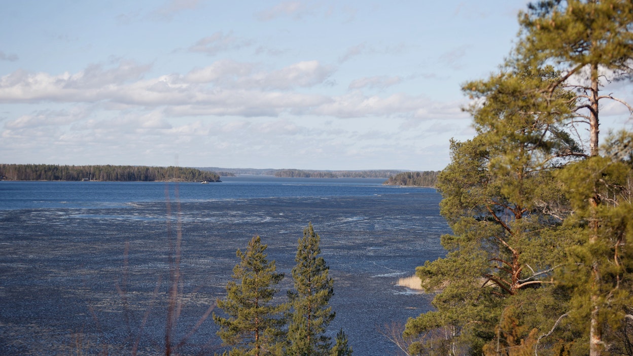 Kevään lämpö on sulattanut vesistöjen jäät.