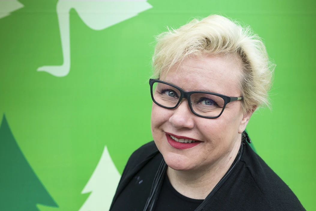Sirpa Pietikäisen mukaan metsillä on enemmän käyttötarpeita ja -paineita kuin mihin niiden resurssit riittävä.