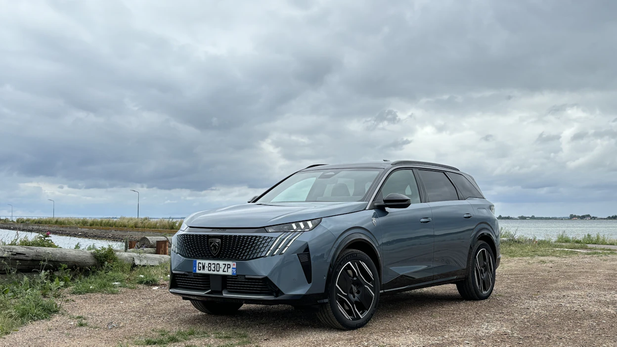 Pienemmällä ajoakulla Peugeot E-5008:n toimintamatka yltää noin 500 kilometriin.