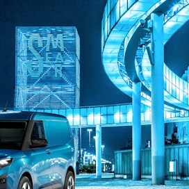 Ford E-Transit Courier laajentaa Ford Pron täyssähköisten pakettiautojen tarjontaa. Uutuus saapuu Suomeen vuoden 2024 puolella. Sen sijaan dieselmallien ensiesittely tapahtuu jo toukokuussa Jyväskylän kuljetusmessuilla