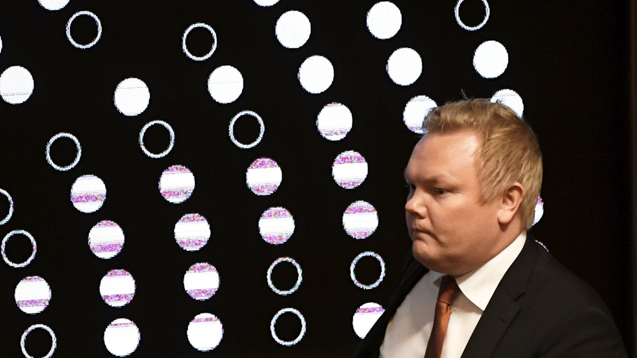 Torstaina saamelaiskäräjälain pöytäämistä pyysi maa- ja metsätalousministeri Antti Kurvinen
