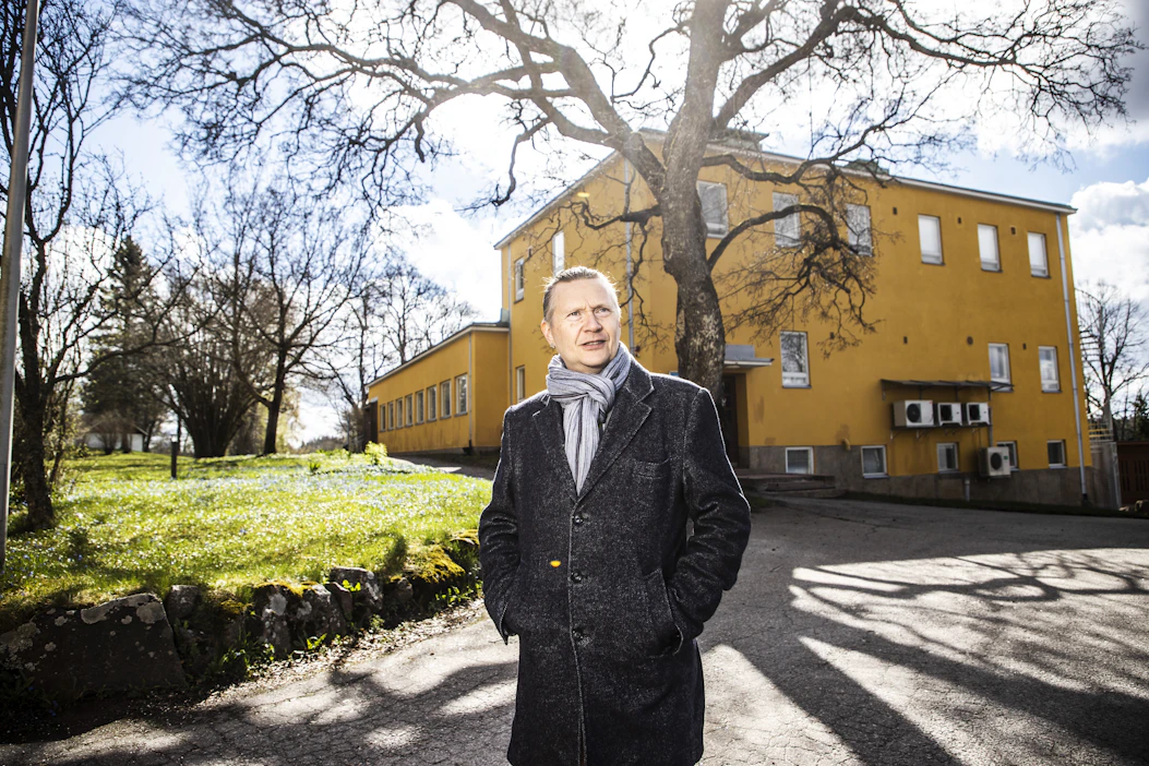Siviilipalvelukseen hakeutuu vuodessa noin 7‒8 prosenttia miesikäluokasta, Mikko Reijonen kertoo.