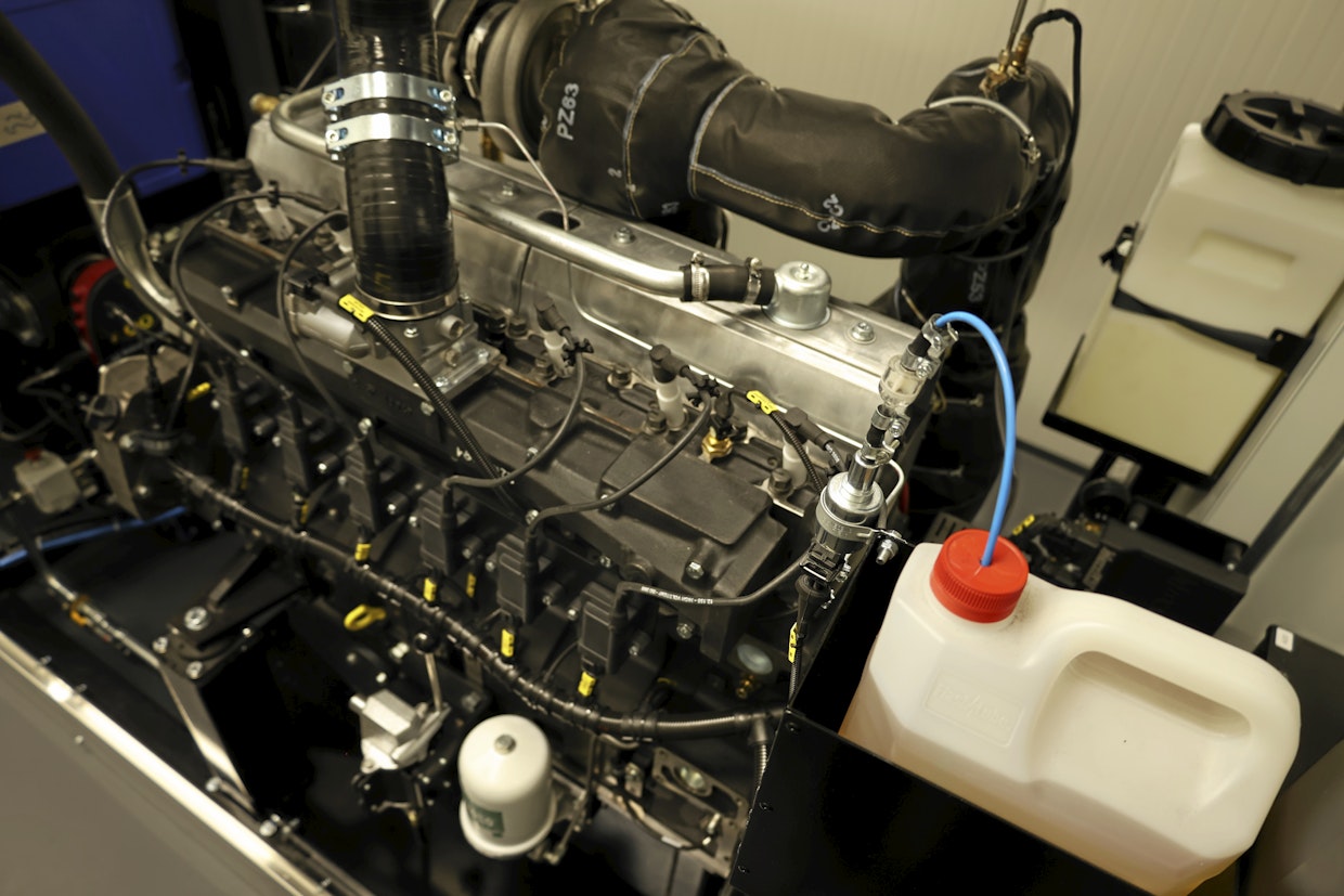 Kaasu ohjataan Agco Powerin moottoriin, jossa kaasu poltetaan ja moottori pyörittää generaattoria, jonka teho on 50 kW.