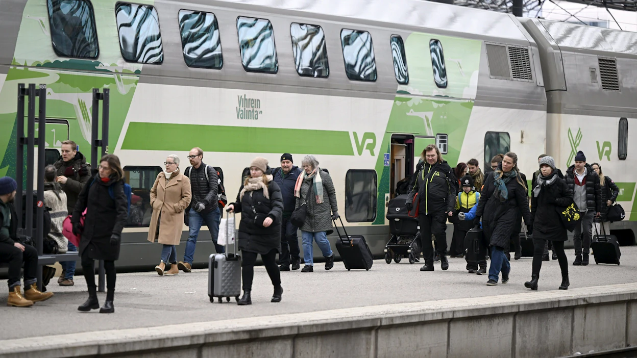 Rautatiealan lakko tarkoittaa käytännössä sitä, että koko Suomen kauko- ja lähijunaliikenne on pysähtynyt.