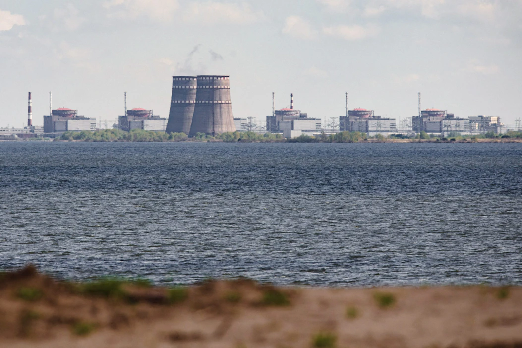 Zaporizhzhjan ydinvoimala on Euroopan suurin. Ukraina ja Venäjä ovat syyttäneet toisiaan voimalan tulittamisesta. LEHTIKUVA / AFP .