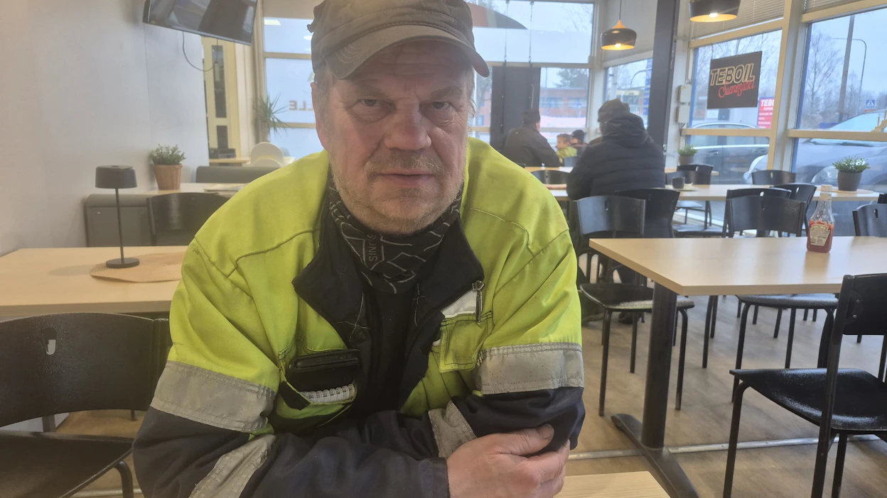 Seppo Pulkkisen mielestä maaseudulta sammutellaan Suomessa pian viimeisiäkin valoja, jos meno ei muutu.