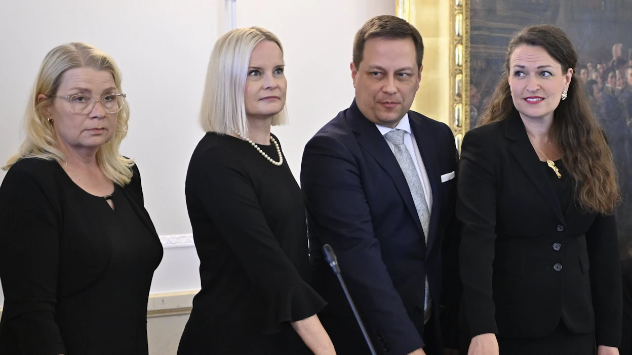 JSN:lle on tehty kanteluita mm. Riikka Purraa (toinen vas.) ja Vilhelm Junnilaa (toinen oik.) käsittelevistä jutuista.