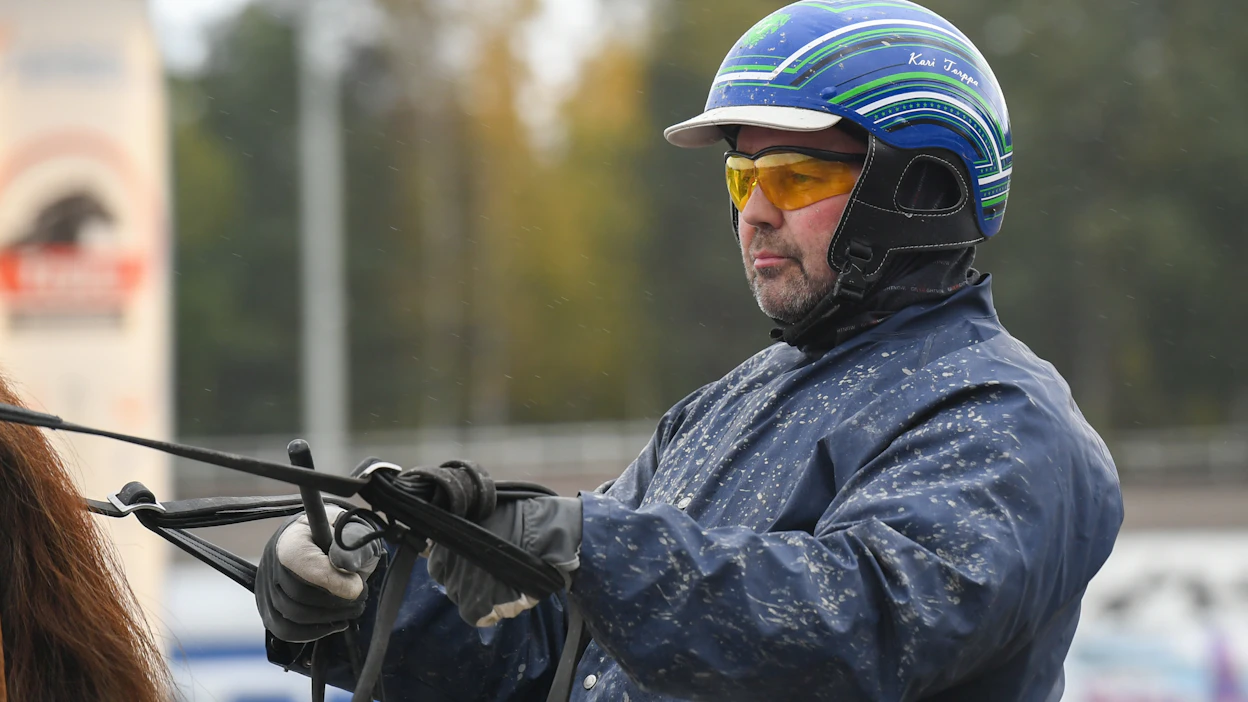 Kari Torppa viihtyy rattailla myös kilpailutilanteessa. ”Kun itse treenaa, niin mielellään sitten kilpaileekin itse. Sen verran on kilpailuhenkeä kuitenkin.”