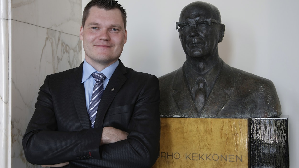 Ähtäriläinen Mikko Savola on toiminut kansanedustajana vuodesta 2011. 