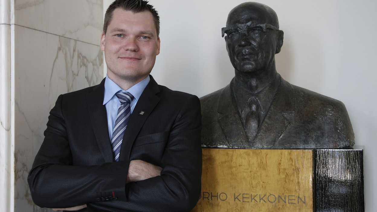 Ähtäriläinen Mikko Savola on toiminut kansanedustajana vuodesta 2011.