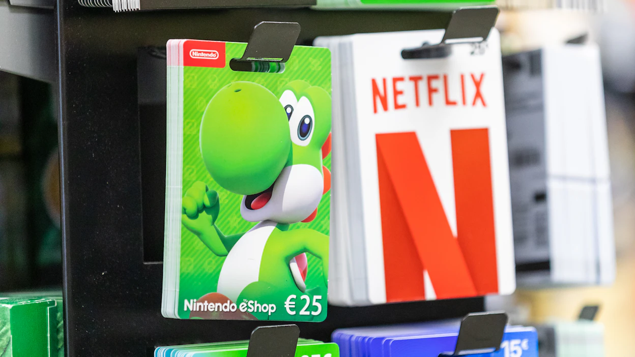 Someen on perustettu erilaisia ryhmiä ja kanavia, joiden tavoitteena on boikotoida yhdysvaltalaisia tuotteita ja palveluita. Suoratoistopalveluista muun muassa Netflix ja Disney+ ovat amerikkalaisia.