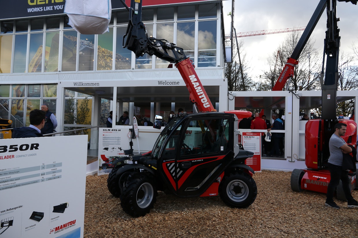 Manitou ULM412 H -kurottajan omapaino on 2550 kg, mikä mahdollistaa sen kuljettamisen trailerilla laillisesti. Nostokorkeus on 4,3 m. Moottorin teho on 26 kW. Koneen vahvempi versio ULM415 H:n nostokyky on 1500 kg, mutta sen omapaino on 2700 kg. Voimansiirto on hydrostaattinen ja suurin ajonopeus 25 km/h.