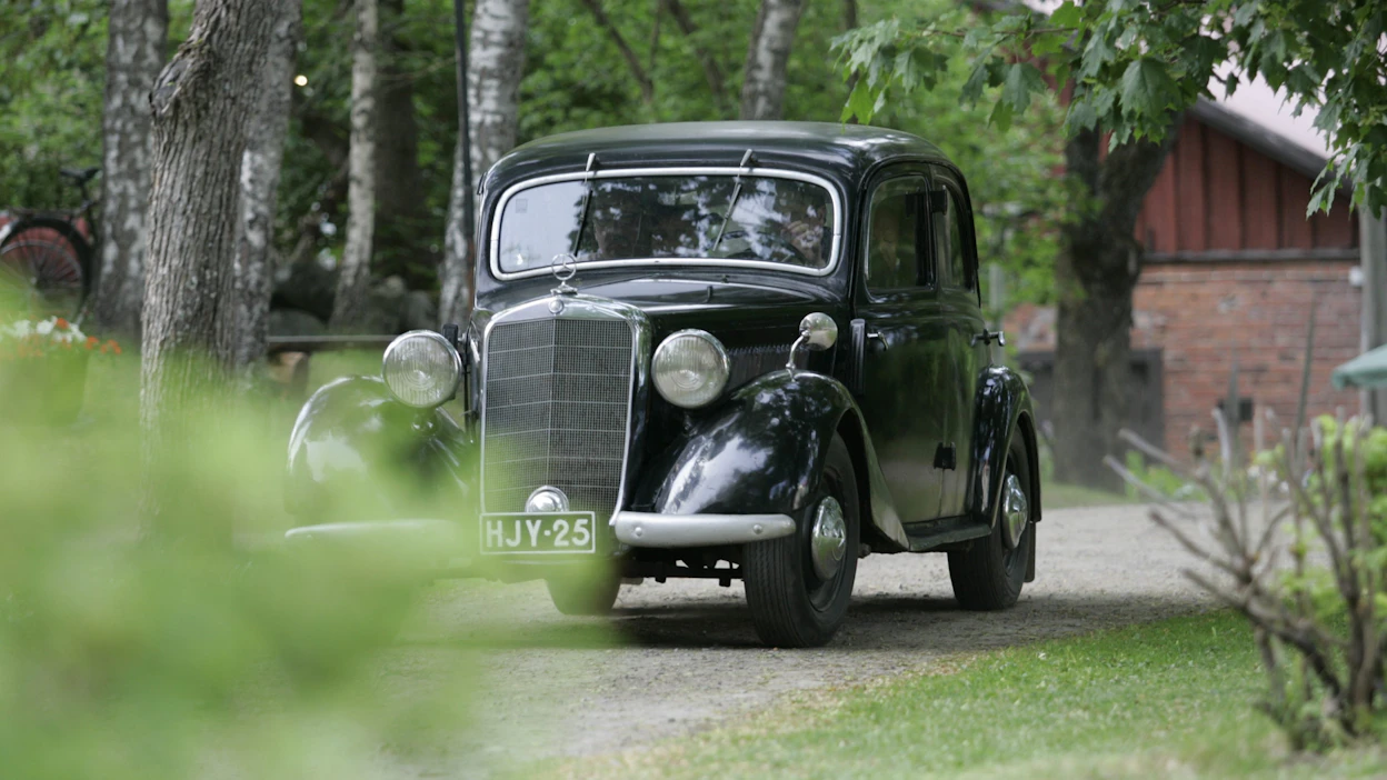 Antiikkiautot herättävät nykyään ihastusta. Nekin ovat uutta tekniikkaa verrattuna siihen, millaisten ongelmien parissa autoilun pioneerit painivat.