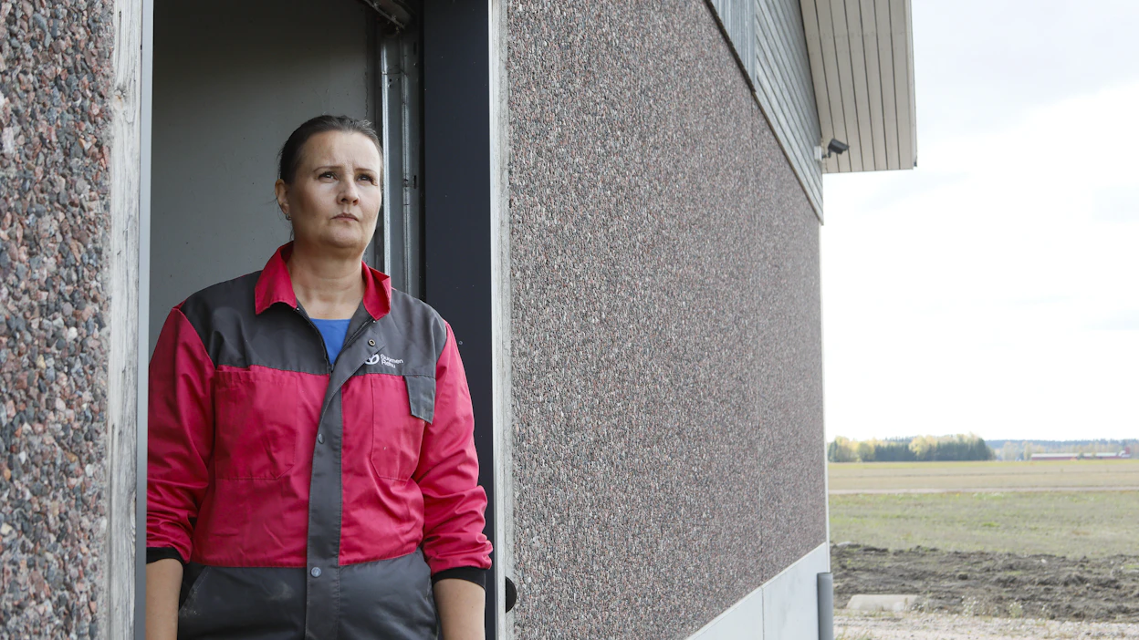 ”Monella sikatilalla on nyt todella vitsit vähissä”, Taru Antikainen toteaa.