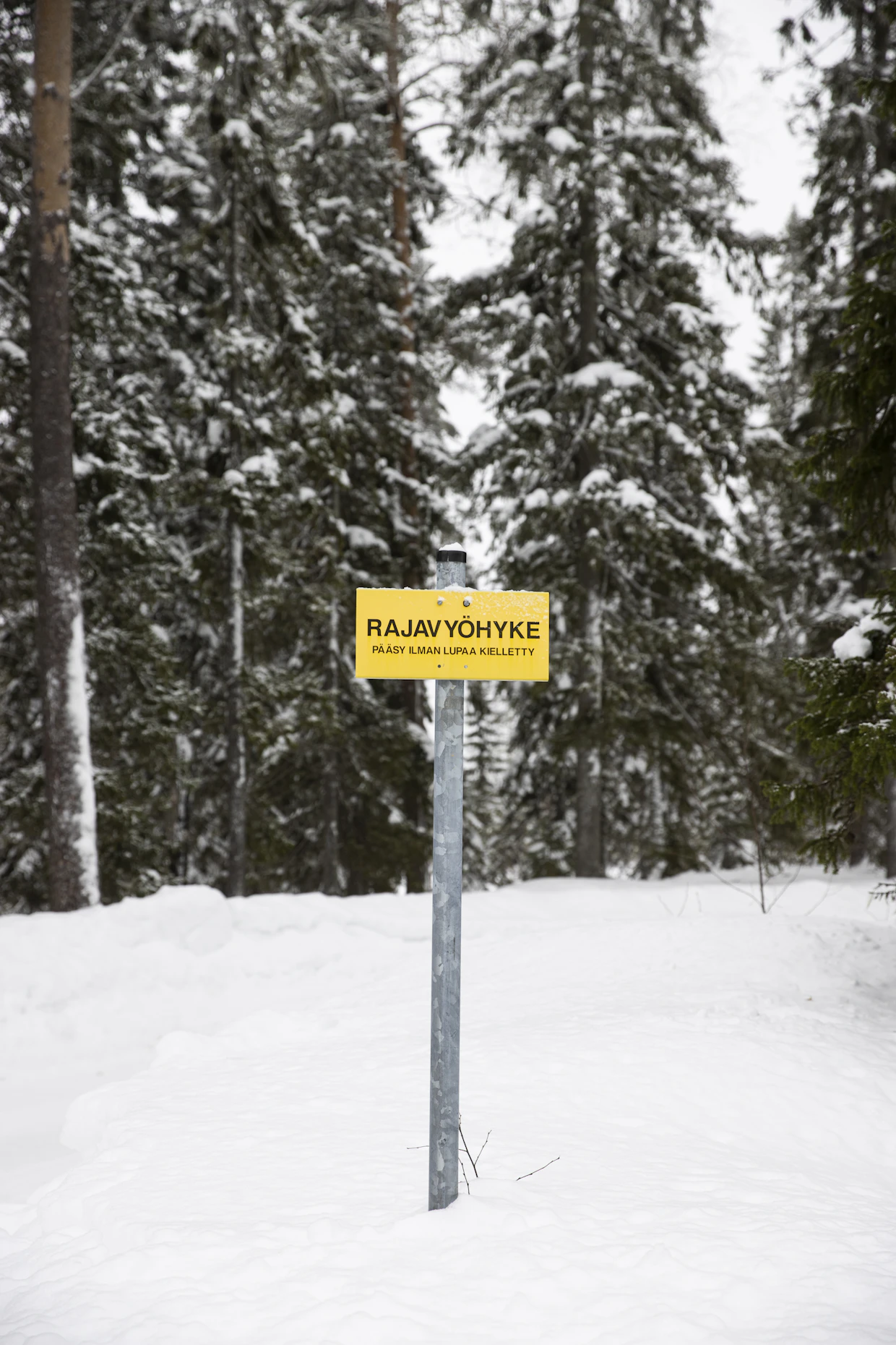 Suomen ja Venäjän välisen rajavyöhykkeen syvyys vaihtelee muutamasta sadasta metristä pariin kilometriin.