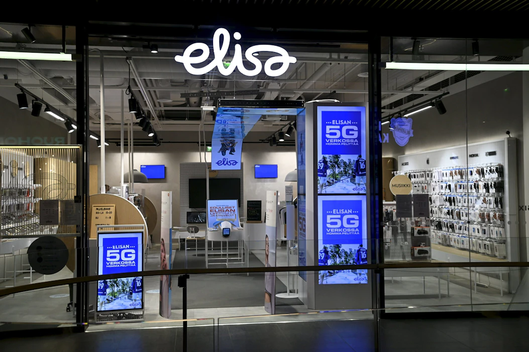 Teleoperaattori Elisa vie arvonlisäveron korotuksen kuluttajien hintoihin muutamaa poikkeusta lukuun ottamatta. LEHTIKUVA / MARKKU ULANDER.