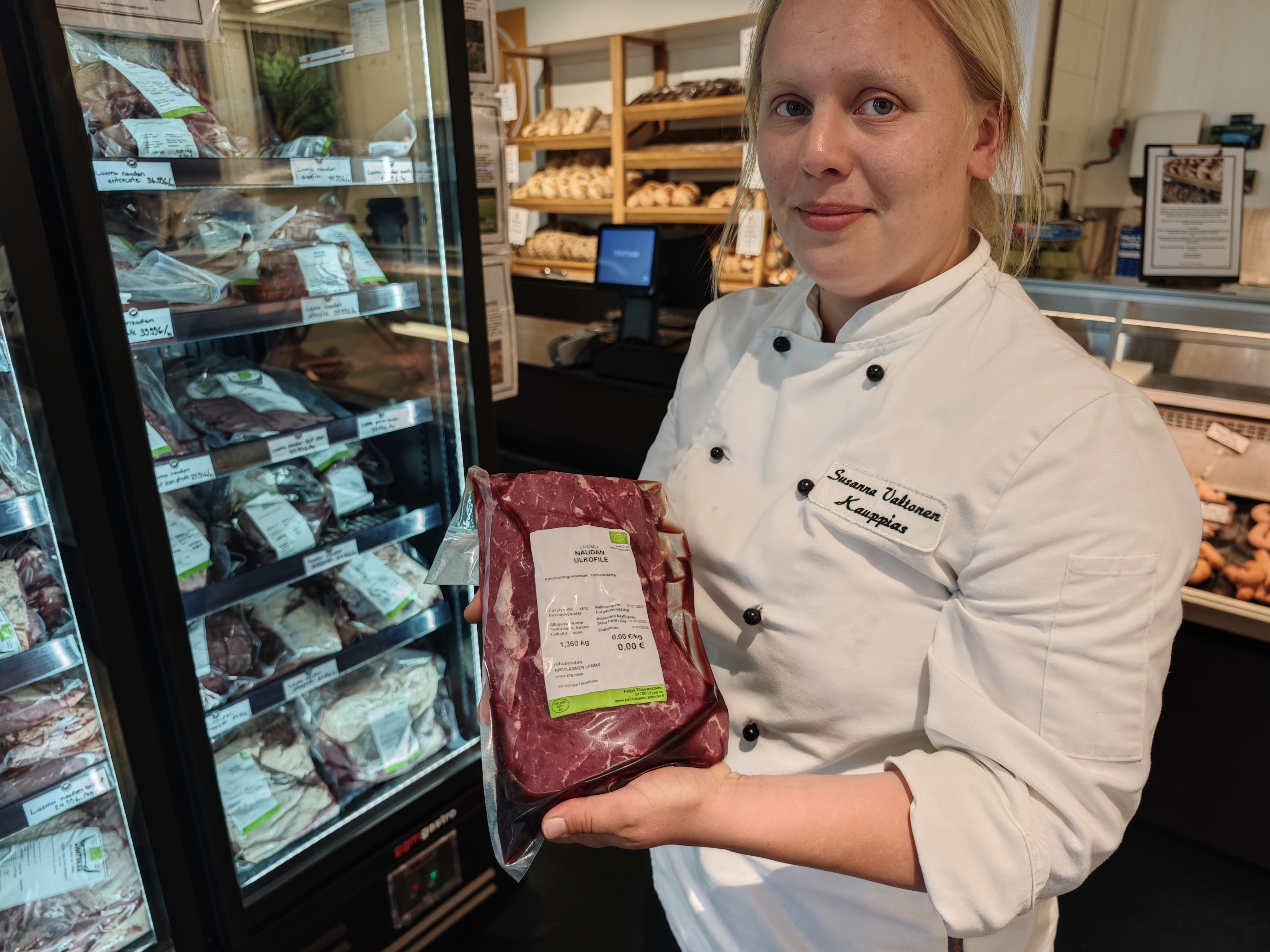 Haasteena pienemmille kaupoille on aukioloaikojen laajuus. Sunnuntaisin ja maanantaisin lihakauppa on kiinni. ”Varsinkin isommat kaupat ovat todella paljon auki nykyään.” 