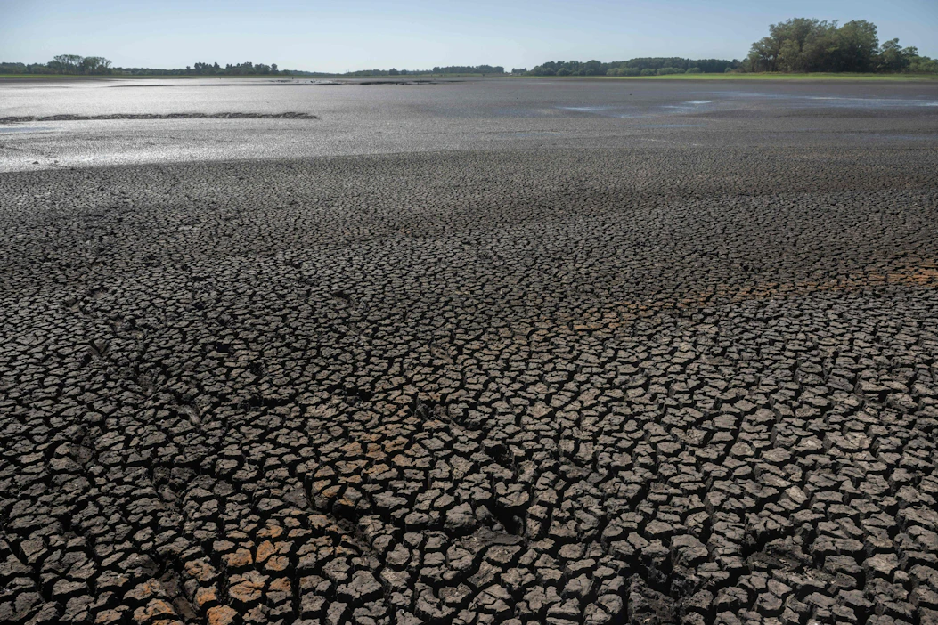 IPCC on todennut, että turvallinen raja olisi enintään 1,5 celsiusastetta lämpimämpi ilmasto esiteolliseen aikaan verrattuna. Tavoite edellyttäisi kasvihuonekaasujen päästöjen välitöntä ja nopeaa vähentämistä. LEHTIKUVA / AFP.