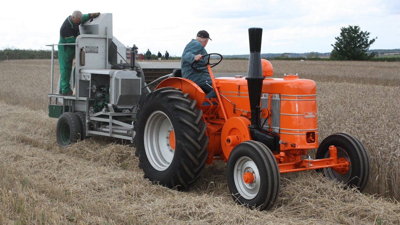 Field-Marshallin käynnistyksessä päädyttiin 12 kaliiberin ruutipanokseen, joka sijoitettiin palotilaan johtavan venttiilillä varustetun putken päähän.