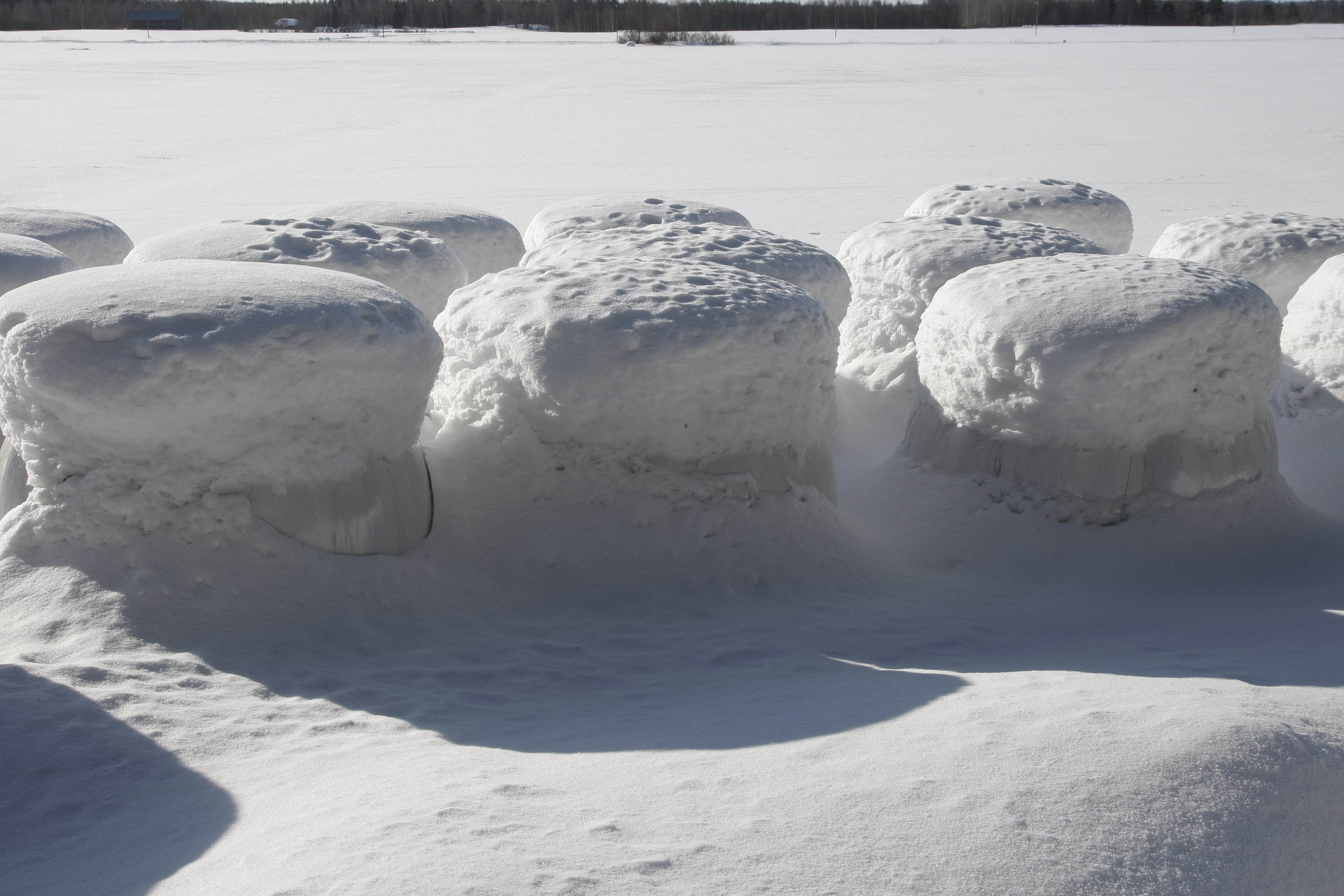 Maanantain jälkeen säätilan ennustettavuus on keskimääräistä huonompi, ja tässä vaiheessa on vielä hankalaa ennakoida pääsiäisen säätä.