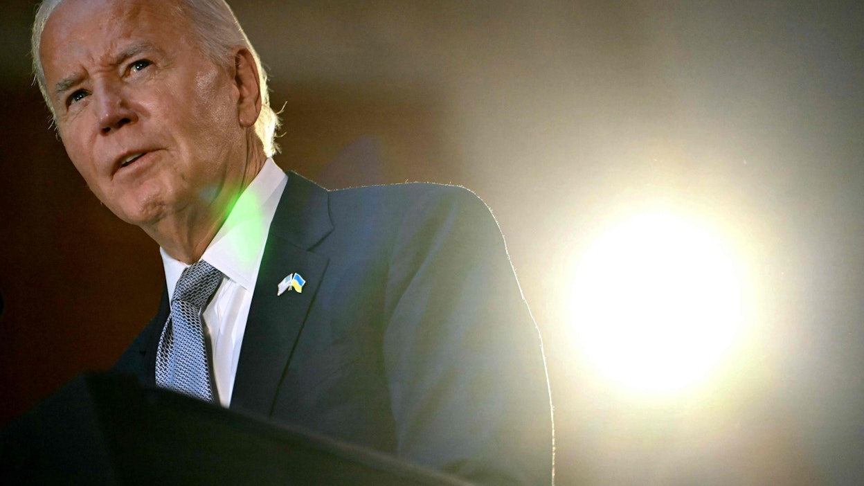 Presidentti Joe Bidenin mukaan tuki sisältää myös pitkän kantaman aseita. LEHTIKUVA / AFP.