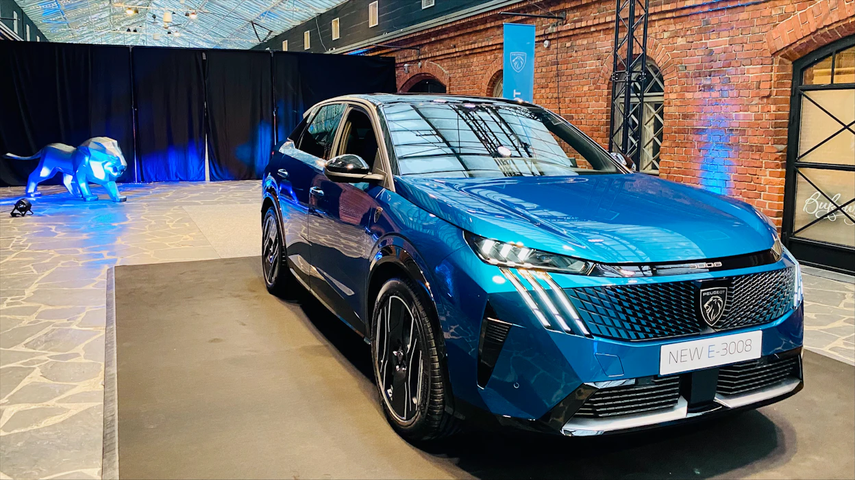 Uusi Peugeot 3008 on selvästi edeltäjäänsä edullisempi ja paremmin varusteltu.