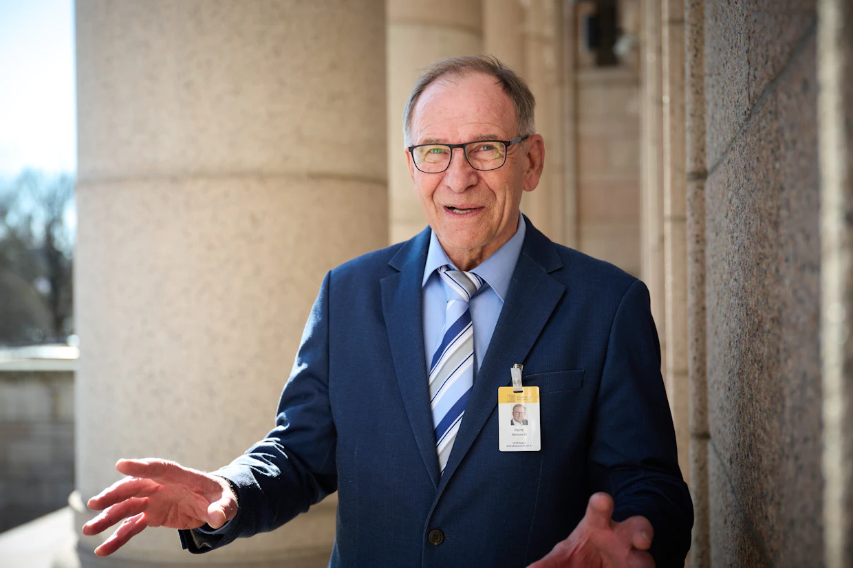 Pitävää ilmoitusta seuraavien vaalien ehdokkuudesta 70-vuotias Hemmilä ei vielä anna.