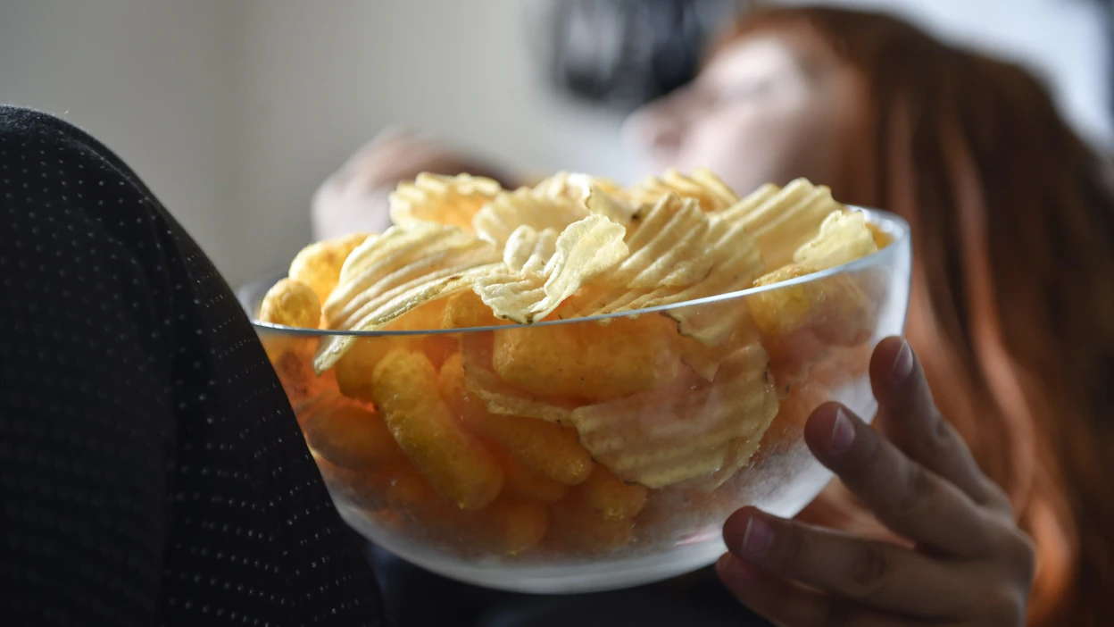 Myynnin määrä laski kaikissa pääluokissa, mutta tarkemmin tuoteryhmittäin tarkasteltuna myyntiään kasvattivat margariini ja muut kasvirasvat, perunalastut, makeiset ja suklaa.