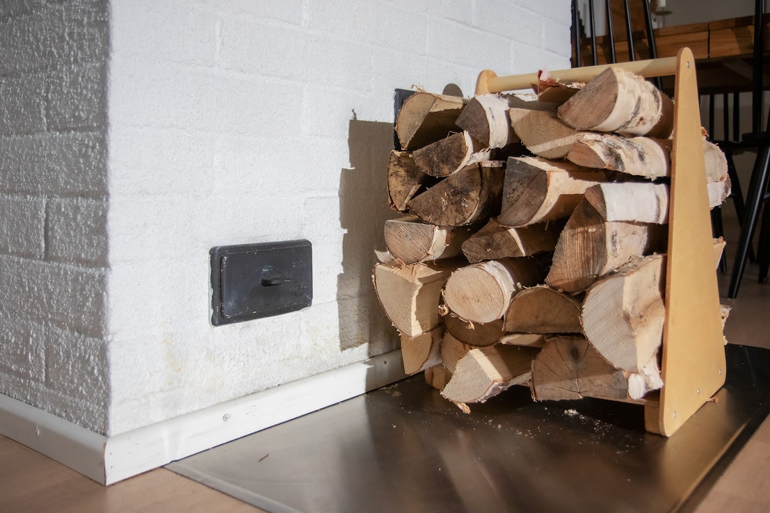 Hyvin harvoin rikollinen tulee asutun rakennuksen tai vapaa-ajanasunnon pihaan pelkästään anastaakseen polttopuita.