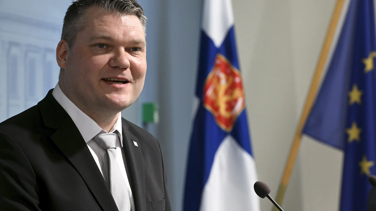 Uudet F-35 hävittäjät tulevat pian Suomeen ja se tuo työpaikkoja erityisesti Keski-Suomeen ja Pirkanmaalle, puolustusministeri Mikko Savola kertoo.