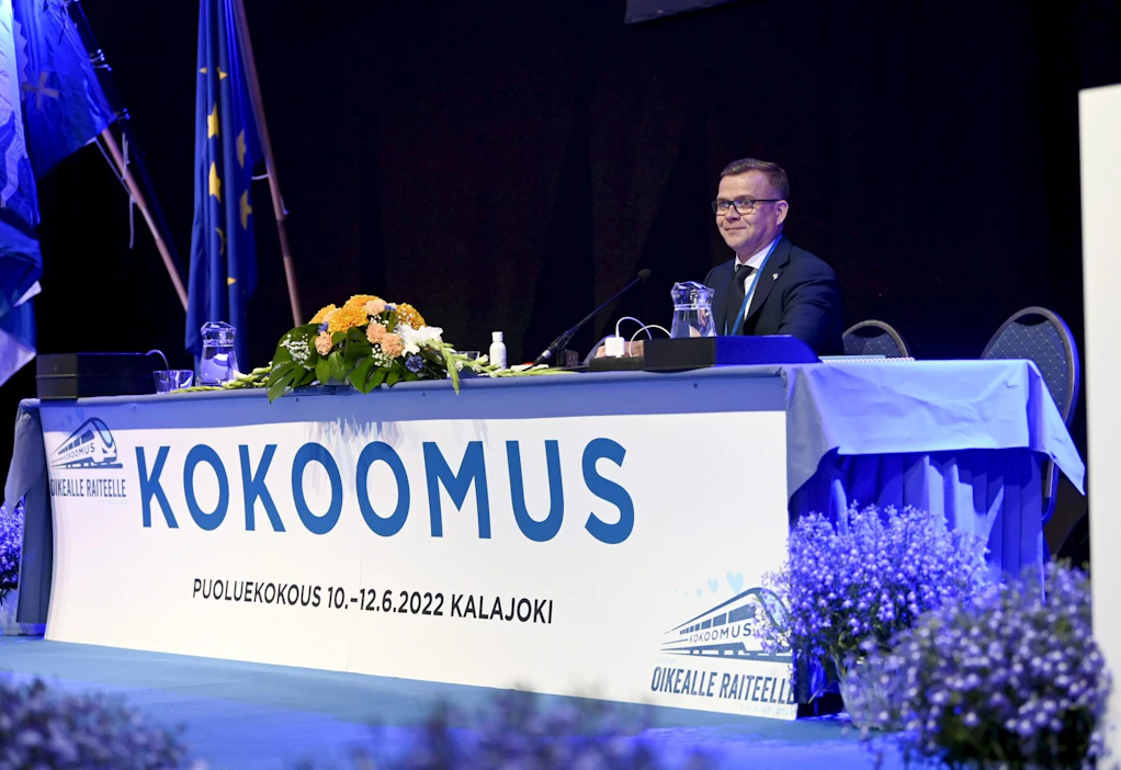 Petteri Orpo valittiin eilen jatkamaan kokoomuksen puheenjohtajana. Tänään on vuorossa varapuheenjohtajien, puoluevaltuuston puheenjohtajan ja puoluevaltuuston jäsenten valinta.