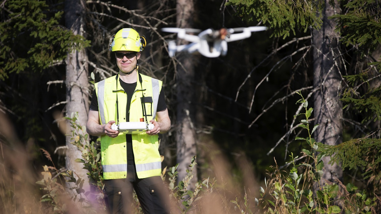 Drone hoitaa nykyisin kätevästi työt, jotka ennen hoidettiin manuaalisesti.